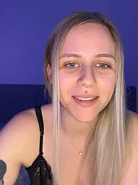 lunawolf21 online show from 12.18.25