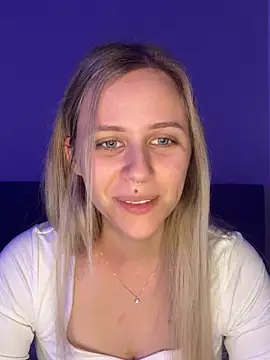 lunawolf21 online show from 12.23.25