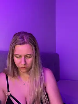 lunawolf21 online show from 02.05.26