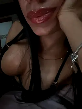 Lolitacooper online show from 10.17.25