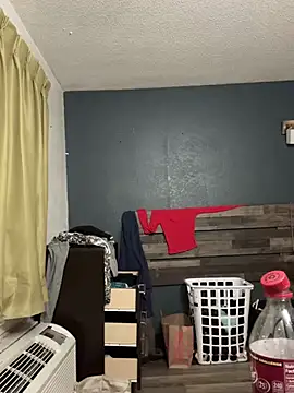 Snapshot of HotMessStilltheBest chatting on 01.13.25 HotMessStilltheBest online show from 01.13.25