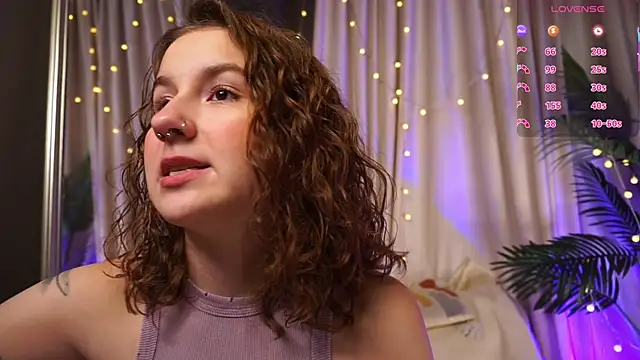 Snapshot of mind_game chatting on 10.10.25 mind game online show from 10.10.25