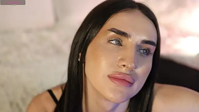 Kim Oberlin  online show from 01.05.25