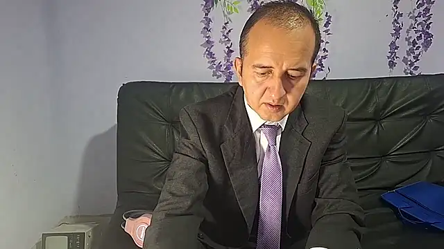 yazforeSolo online show from 11.21.25