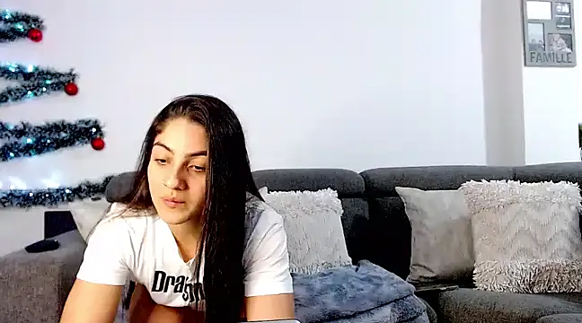 Snapshot of sweet_sara2 chatting on 12.22.24 sweet sara2 online show from 12.22.24