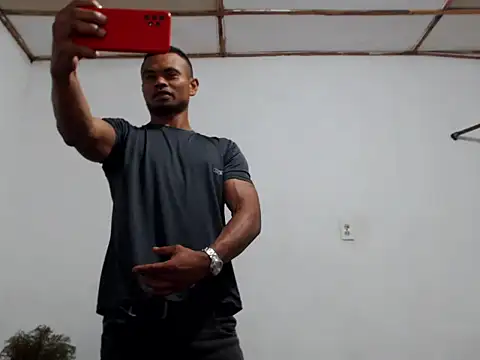 Snapshot of fernandez_latinblackk chatting on 12.30.24 fernandez latinblackk online show from 12.30.24