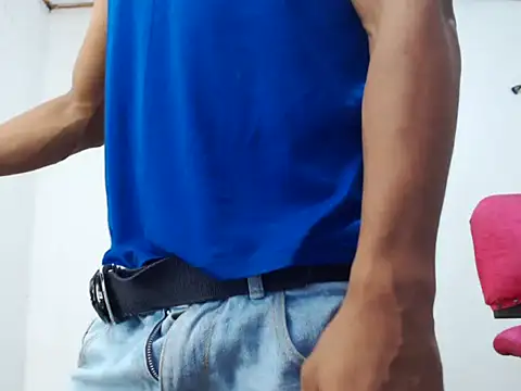 Snapshot of fernandez_latinblackk chatting on 01.21.25 fernandez latinblackk online show from 01.21.25