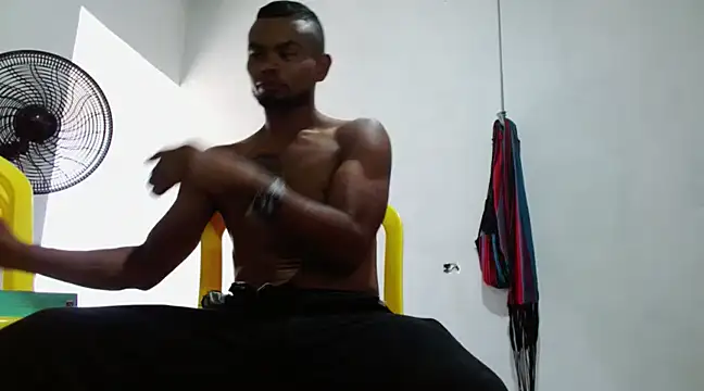 Snapshot of fernandez_latinblackk chatting on 03.09.25 fernandez latinblackk online show from 03.09.25