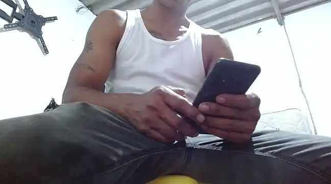 Snapshot of fernandez_latinblackk chatting on 03.17.25 fernandez latinblackk online show from 03.17.25