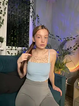 Snapshot of Sweet_Evva chatting on 01.28.25 Sweet Evva online show from 01.28.25