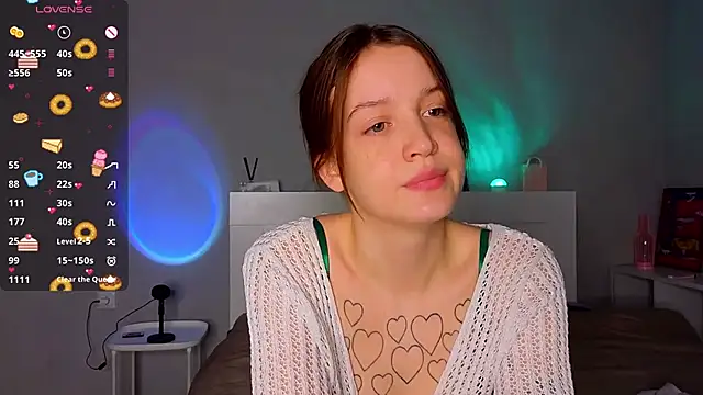 Snapshot of Sweet_Evva chatting on 11.21.25 Sweet Evva online show from 11.21.25