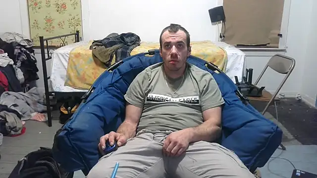 Snapshot of ScubaStevex chatting on 02.18.25 ScubaStevex online show from 02.18.25