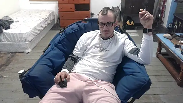 Snapshot of ScubaStevex chatting on 03.11.25 ScubaStevex online show from 03.11.25
