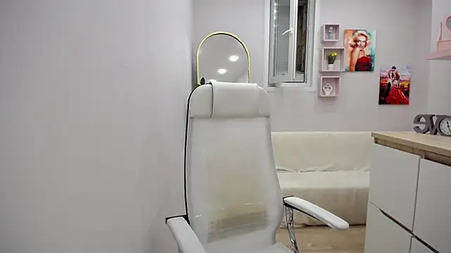 Milla Cutie18 online show from 05.20.26