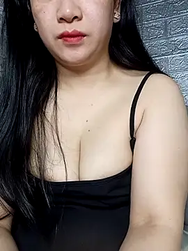 Snapshot of Basabetnga chatting on 12.17.25 Basabetnga online show from 12.17.25