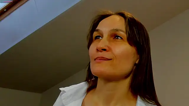 Snapshot of Lillian_White chatting on 02.13.25 Lillian White online show from 02.13.25