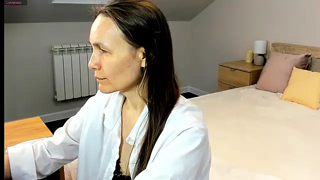 Snapshot of Lillian_White chatting on 02.22.25 Lillian White online show from 02.22.25