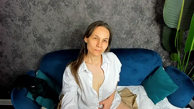 Snapshot of Lillian_White chatting on 02.23.25 Lillian White online show from 02.23.25