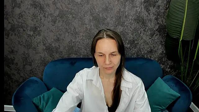 Snapshot of Lillian_White chatting on 03.06.25 Lillian White online show from 03.06.25