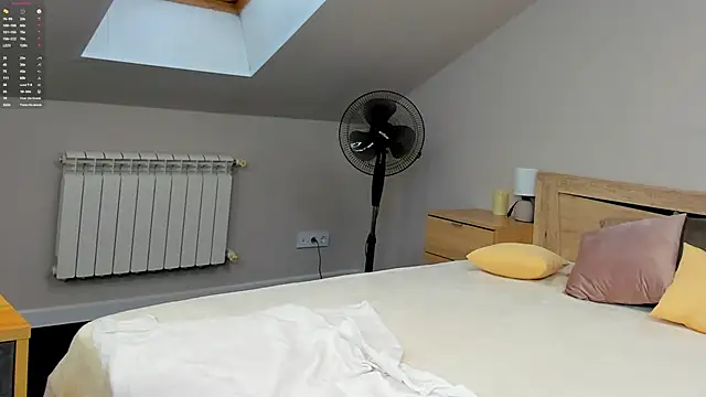 Snapshot of Lillian_White chatting on 03.09.25 Lillian White online show from 03.09.25