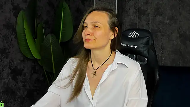 Lillian White online show from 06.07.26