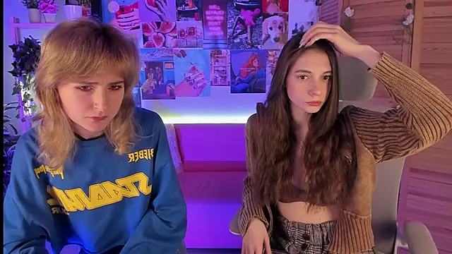 Snapshot of LuxRayi chatting on 12.29.24 LuxRayi online show from 12.29.24