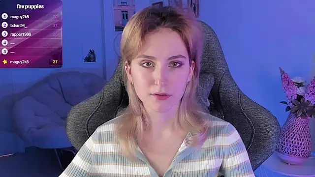 Snapshot of LuxRayi chatting on 02.25.25 LuxRayi online show from 02.25.25