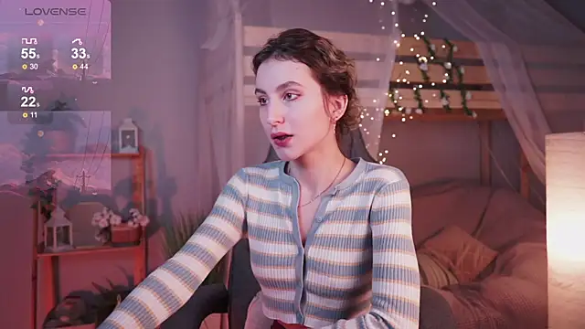 Snapshot of LuxRayi chatting on 01.13.26 LuxRayi online show from 01.13.26