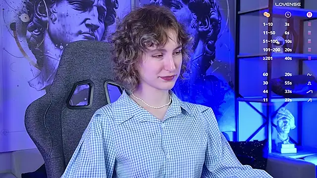 Snapshot of LuxRayi chatting on 02.07.26 LuxRayi online show from 02.07.26