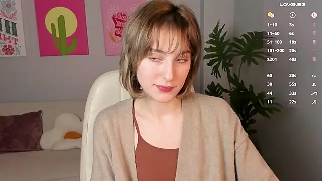 Snapshot of LuxRayi chatting on 02.14.26 LuxRayi online show from 02.14.26