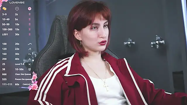 Snapshot of LuxRayi chatting on 03.14.26 LuxRayi online show from 03.14.26