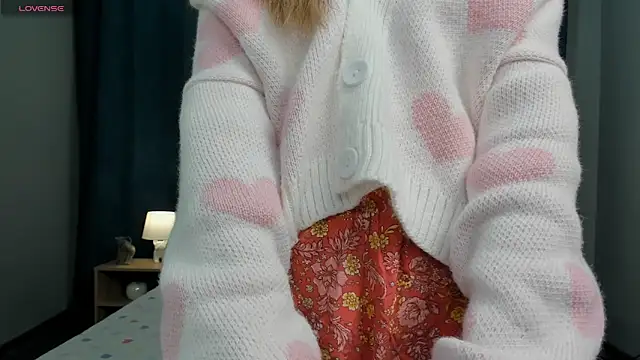 Snapshot of MayBennett chatting on 12.30.24 MayBennett online show from 12.30.24