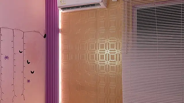 Bella19  online show from 10.28.25