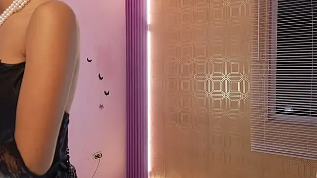 Bella19  online show from 10.31.25