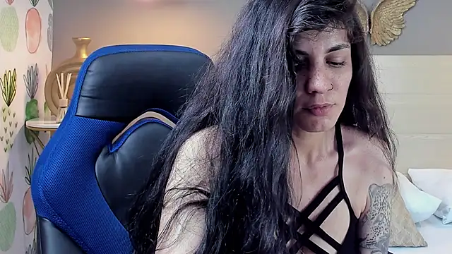 Snapshot of elissa_iris chatting on 12.19.24 elissa iris online show from 12.19.24