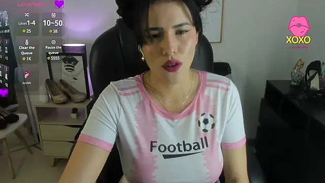 RuthEvans  online show from 01.17.25