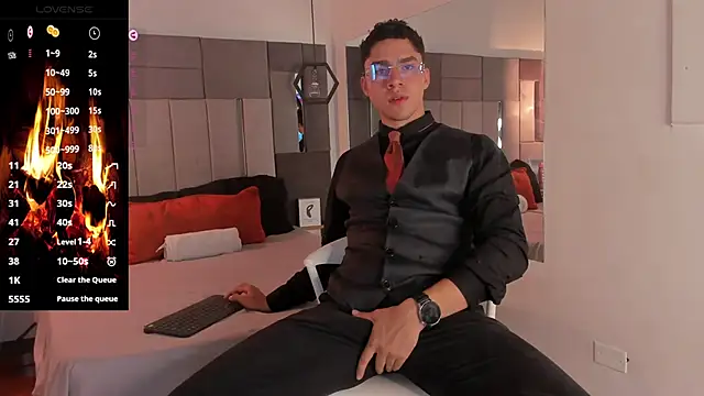 LiamNovak online show from 11.27.25