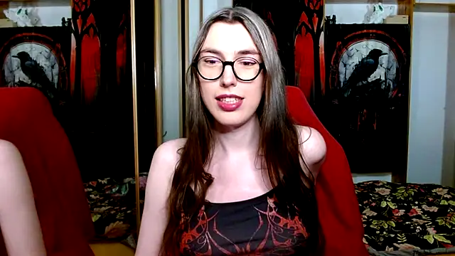 Snapshot of bluerose00 chatting on 10.04.25 bluerose00 online show from 10.04.25