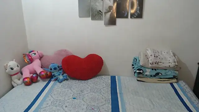 Pocahontas Princess  online show from 09.18.25