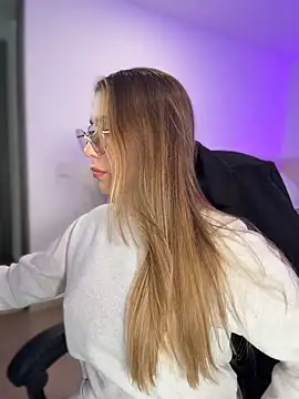 SophieRaily  online show from 02.25.26