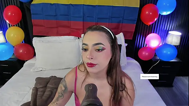 MiiaaMoonroee online show from 07.03.26