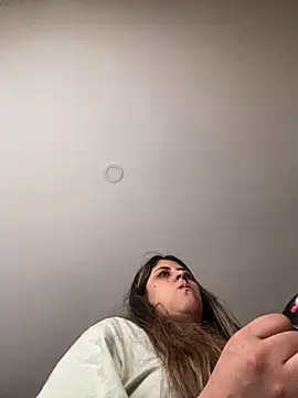 girl anni online show from 10.18.25