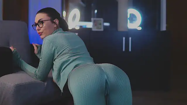 Snapshot of Mona_Lisss chatting on 01.21.25 Mona Lisss online show from 01.21.25