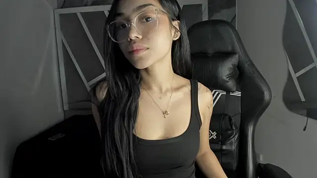 Mia petite01 online show from 07.23.26
