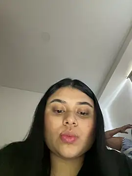 Snapshot of alissonfernandez_ chatting on 02.20.25 alissonfernandez online show from 02.20.25