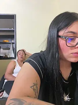 Snapshot of alissonfernandez_ chatting on 09.10.25 alissonfernandez online show from 09.10.25