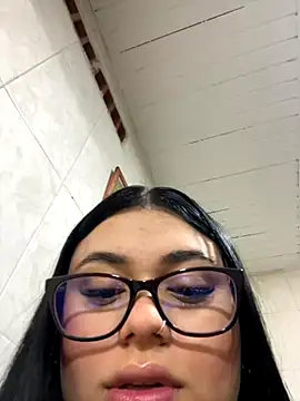 Snapshot of alissonfernandez_ chatting on 09.11.25 alissonfernandez online show from 09.11.25