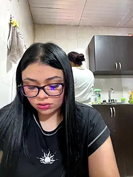 Snapshot of alissonfernandez_ chatting on 09.13.25 alissonfernandez online show from 09.13.25