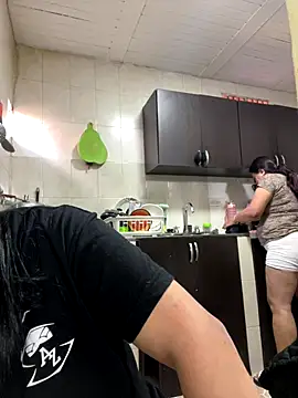 Snapshot of alissonfernandez_ chatting on 09.14.25 alissonfernandez online show from 09.14.25