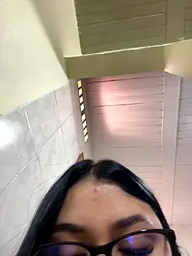 Snapshot of alissonfernandez_ chatting on 09.17.25 alissonfernandez online show from 09.17.25